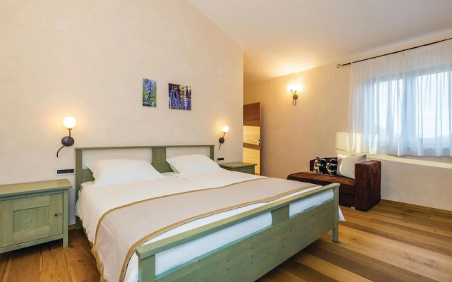 Nice Home in Turcic With Wifi and 4 Bedrooms