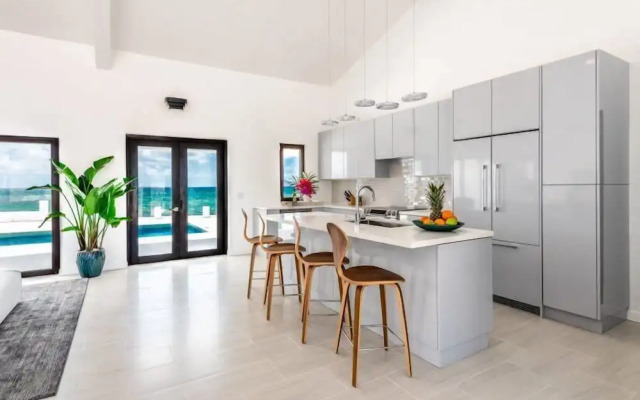 Villa Pelican Bay
