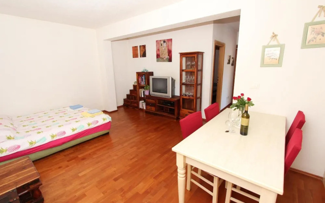 Apartments Leo