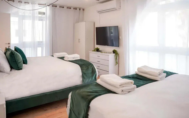 YalaRent Ivy Villa with Private Pool