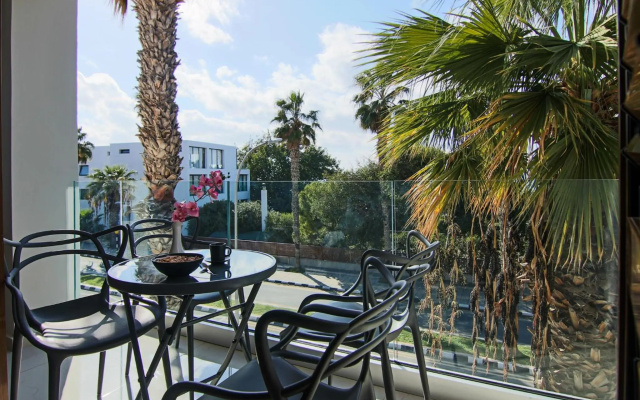 Phaedrus Living Seaside Constantinos 113