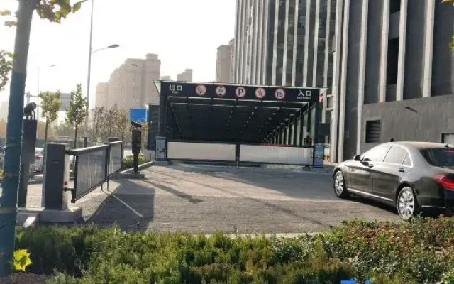 Yuelai Hotel (Kashgar University Xinquan Campus)