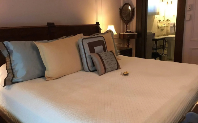 The Inn at Irwin Gardens