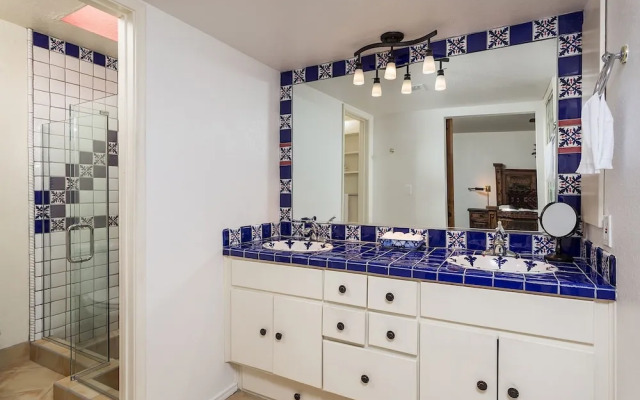 Casa Azul 4 BR by Casago
