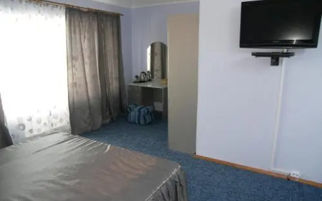 Hotel Apriori
