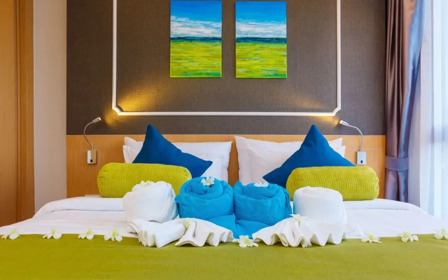 The Aristo Beach Front 520 by Holy Cow