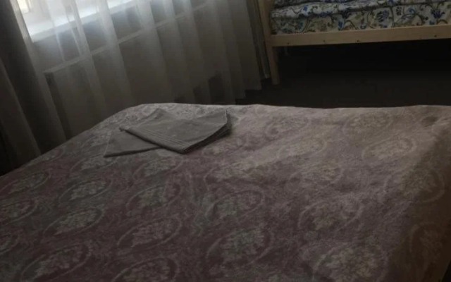 Hostel Happy House on Kholmogorova