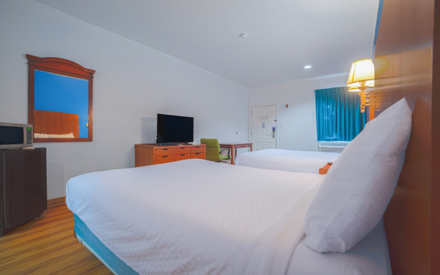 Island Inn by OYO Galveston Beach, TX