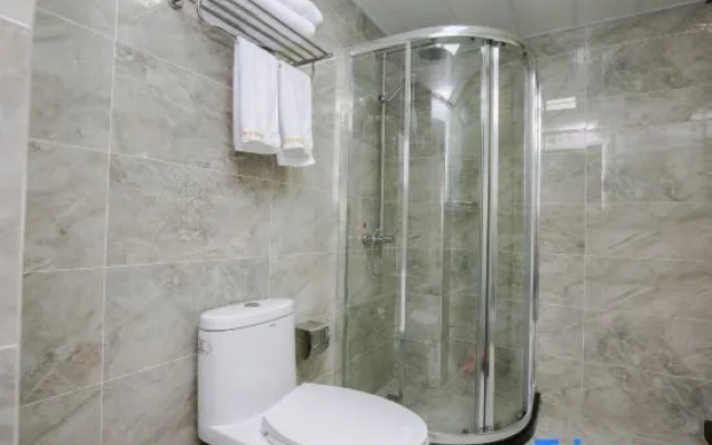 Yulong Hotel (Zhoushan Hailian Road)