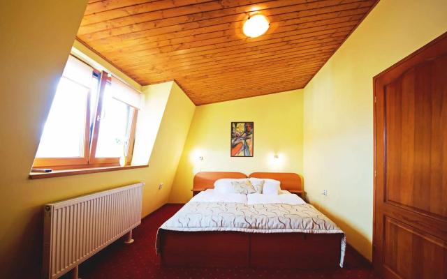 Tavel Boutique Hotel