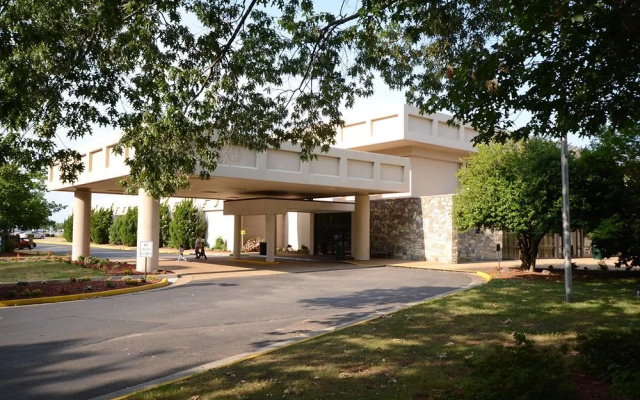 Peninsula Plaza