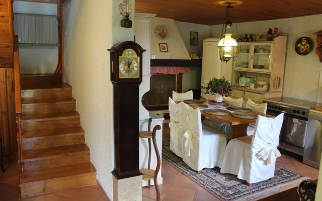 Holiday Home Mavrici - Two Bedroom Holiday Home with Pool