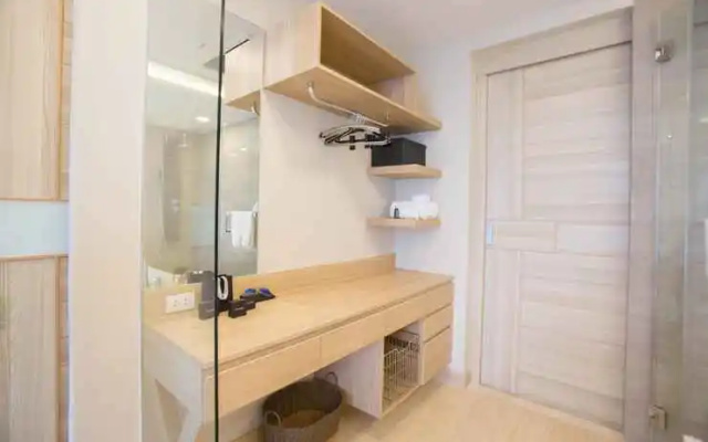 Cetus Beachfront Pattaya Condo