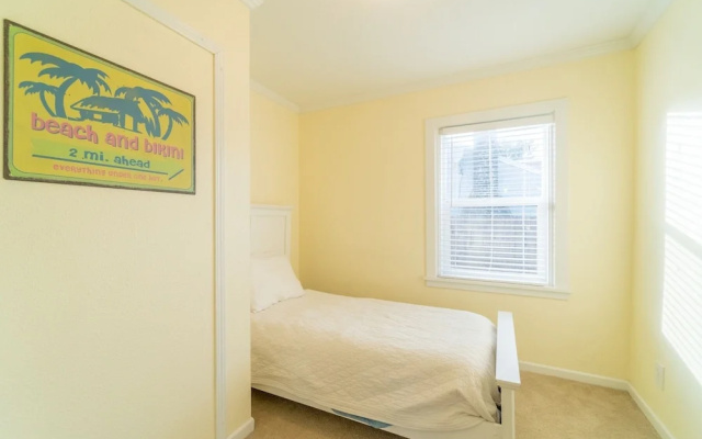 Beach Retreat 4 Bedrooms 2 Bathrooms Home