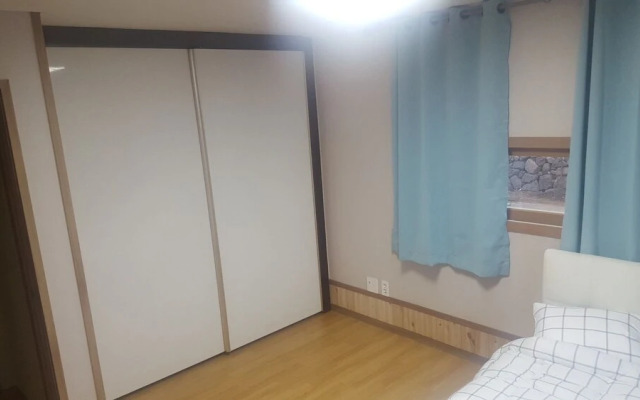 D2 House