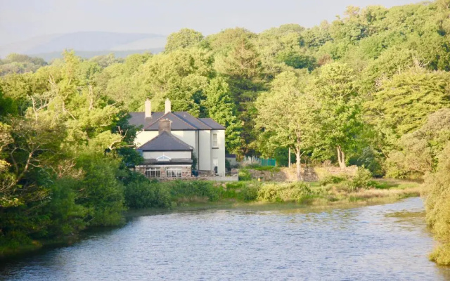 Riverside House