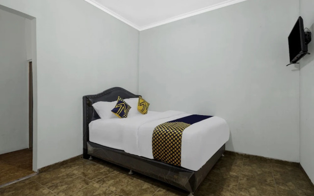 OYO Life 2412 Mandala Residence