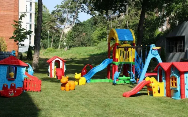 Spring Holiday Resort