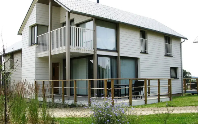 Comfortable Villa With Stove, Located in a Lake Area