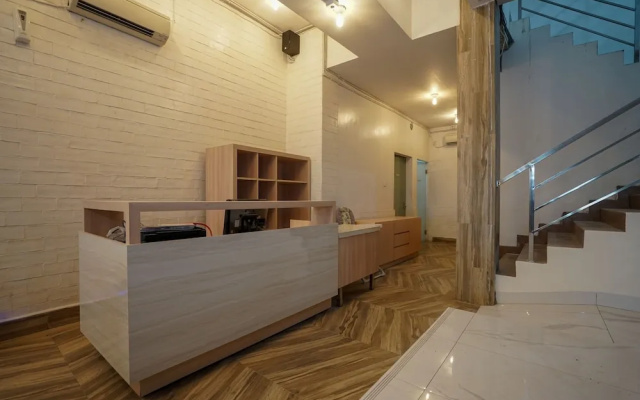 OYO 1270 Residence 8