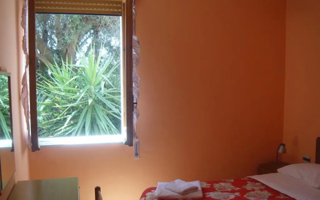 Jolly Residence