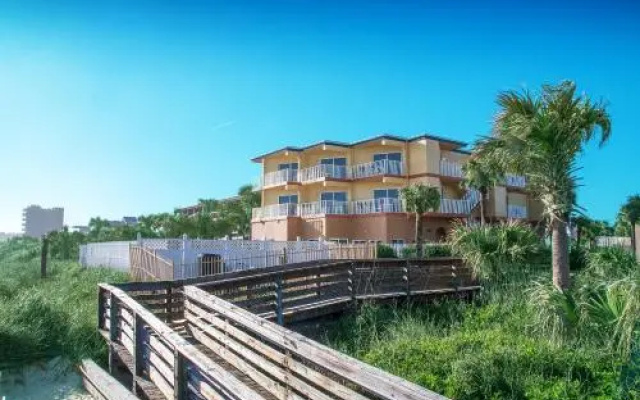 Sunisands Ocean Front Resort