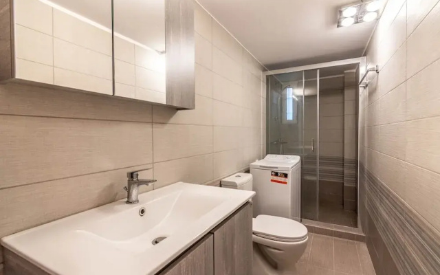 Prime 2BR Apartment Next to Kallimarmaro Stadium