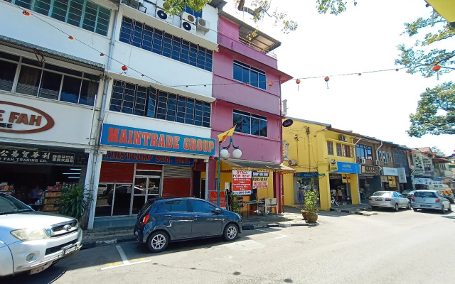 SPOT ON 90119 Bed's Guesthouse