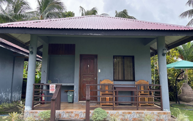 Shat'S Guesthouse Siargao Near Beach