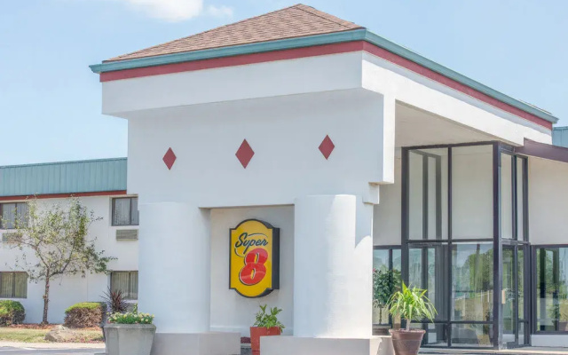 Super 8 by Wyndham Cleveland