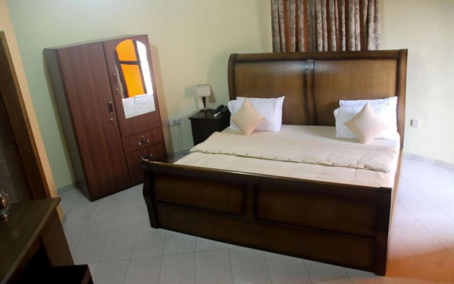 Ponderosa Travel Lodge