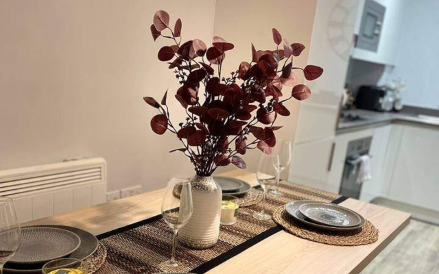 Stylish Retreat - Sleeps 6 Terrace-2bedroom-petsok