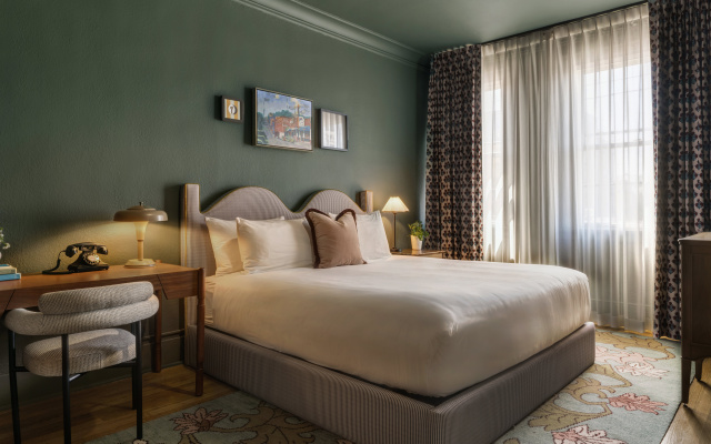 MarQueen Hotel
