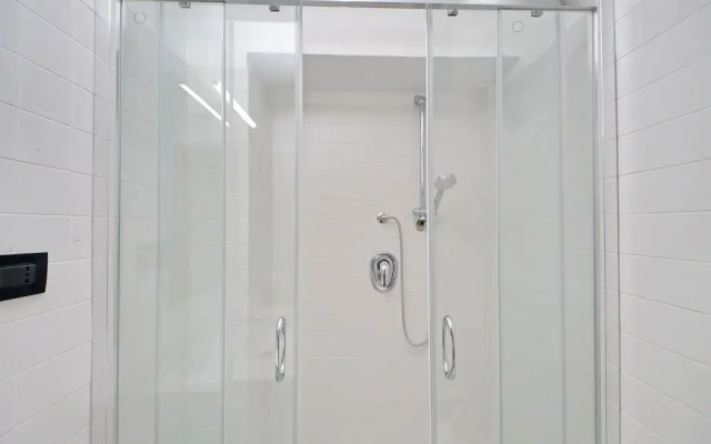 Giuliana Giant Apartment