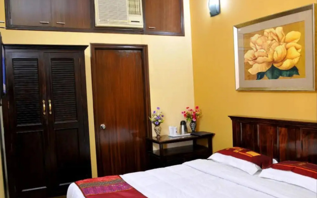 OYO 12957 Hotel Silver Plaza