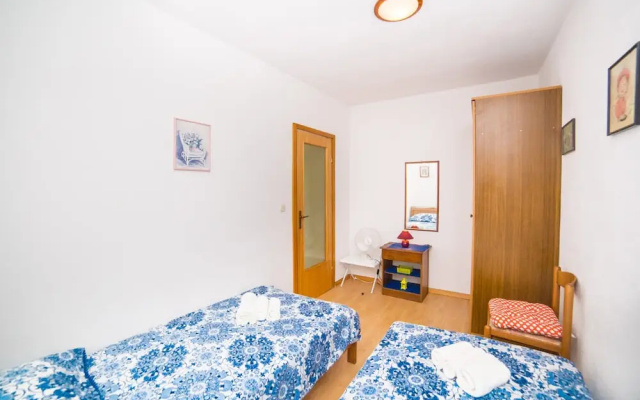 Studio Next to the Beach w Terrace & Parking