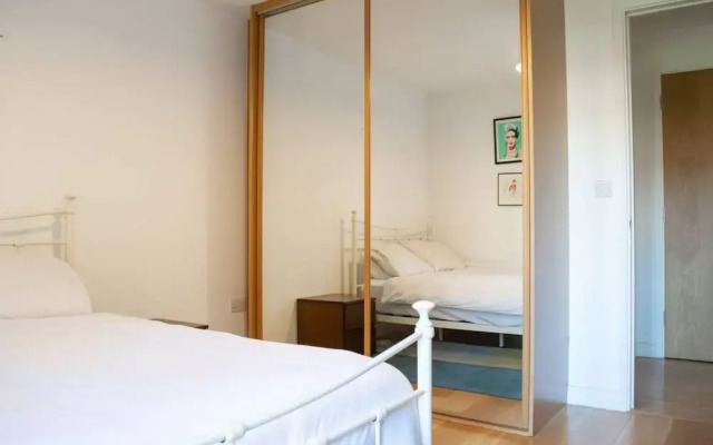 Spacious and Modern 2 Bedroom Flat in East London