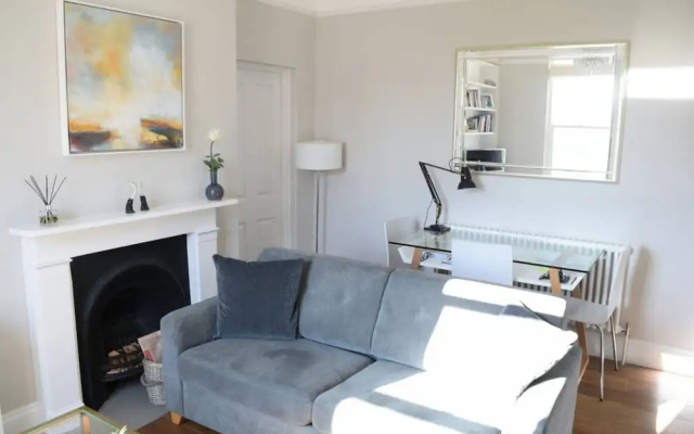 Decorated 1 Bedroom Flat in Wimbledon