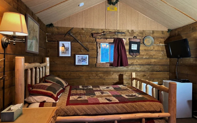 Alaska Creekside Cabins