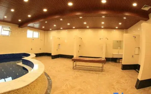 Panjin Bihuachi Hot Spring Hotel