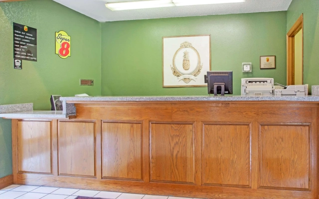 Super 8 by Wyndham Atchison