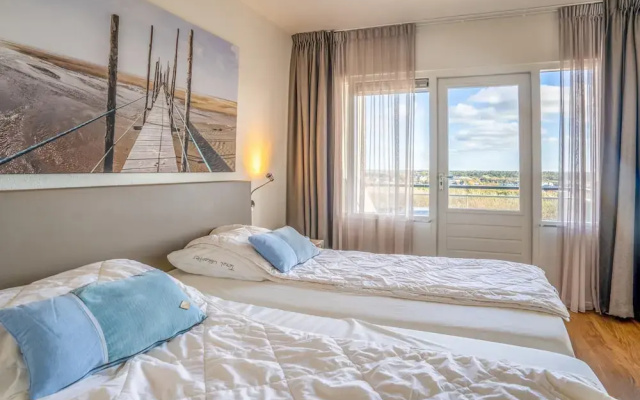 2 Person Apartment With Island View
