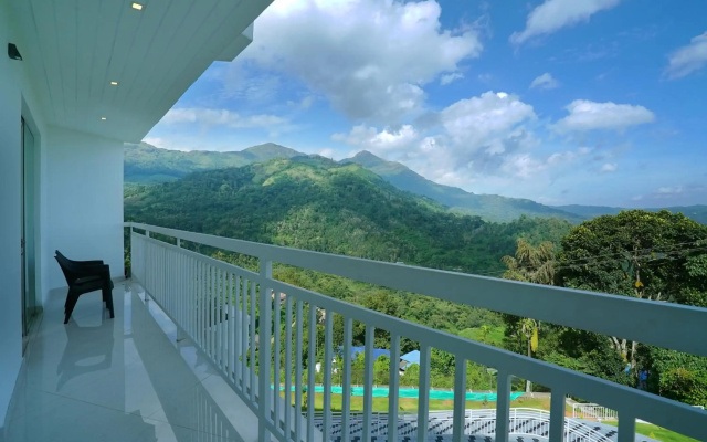 Moonline Resort
