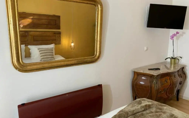 Old Town Lx Suites