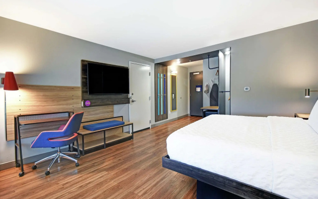 Tru by Hilton Grand Rapids Airport