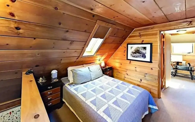 3988 Manzanita Avenue 2 Bedroom Cabin by RedAwning