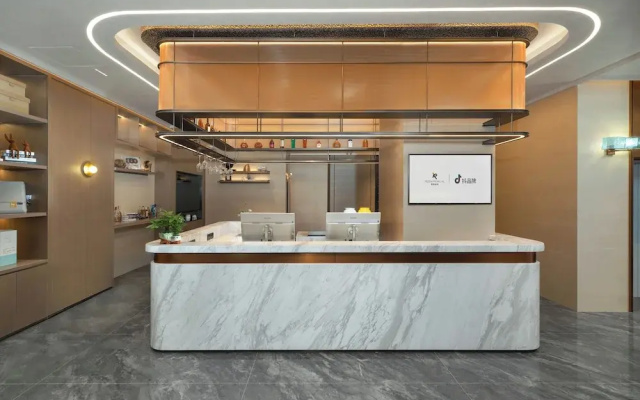 Licheng Platinum Hotel
