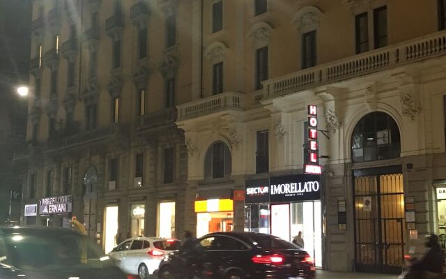 Hotel Aurora вид на фасад