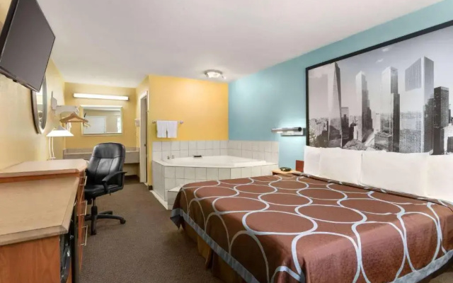 Super 8 By Wyndham Findlay