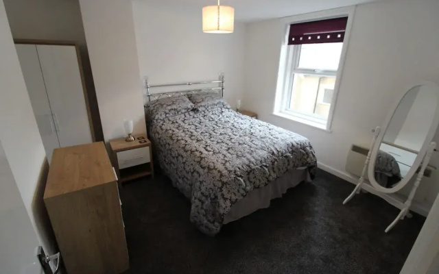 Flat 1 Palm Court